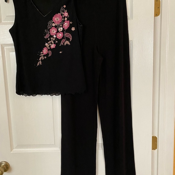 Vintage Casual Corner Embroidered Sleeveless Collectibles Top - Picture 6 of 7